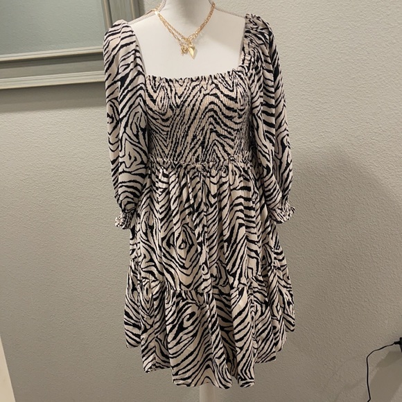Zebra printed dress - Picture 4 of 9